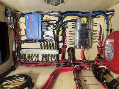 Navigationssystem und Verkabelung